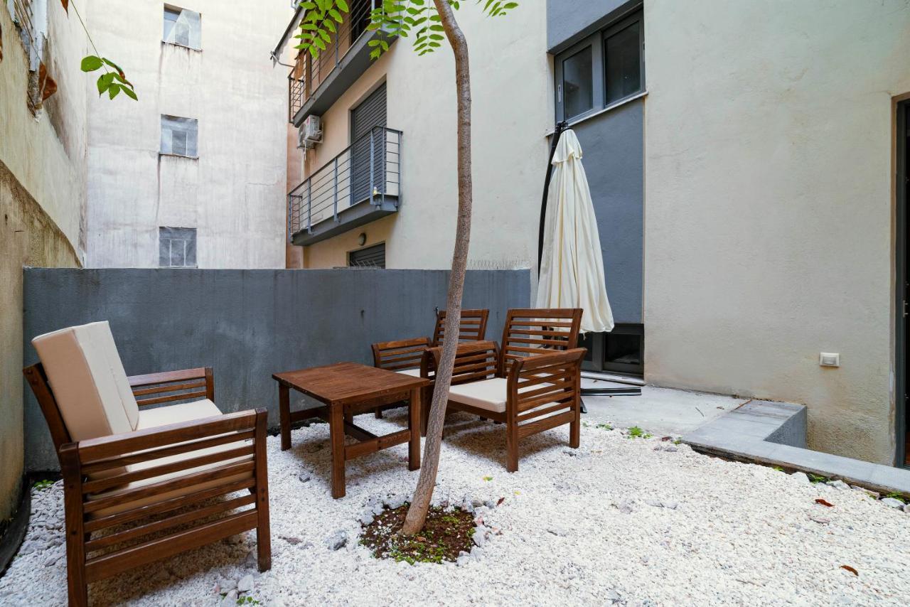 Lykabettus Gem With Yard And Parking Apartamento Atenas Exterior foto