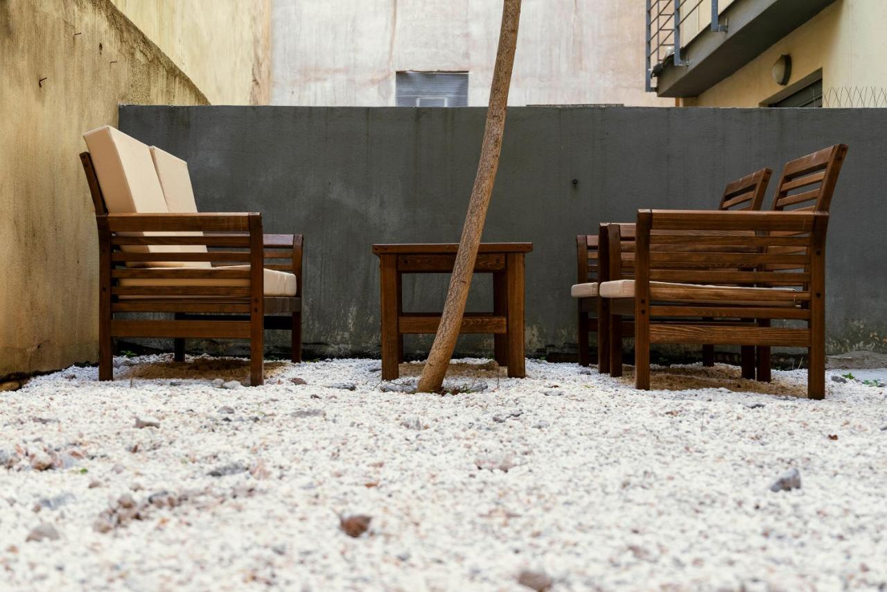 Lykabettus Gem With Yard And Parking Apartamento Atenas Exterior foto